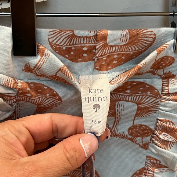 NWT Kate Quinn 3-6mo ruffled baby blue mushroom bottoms with matching headband - Picture 6 of 7